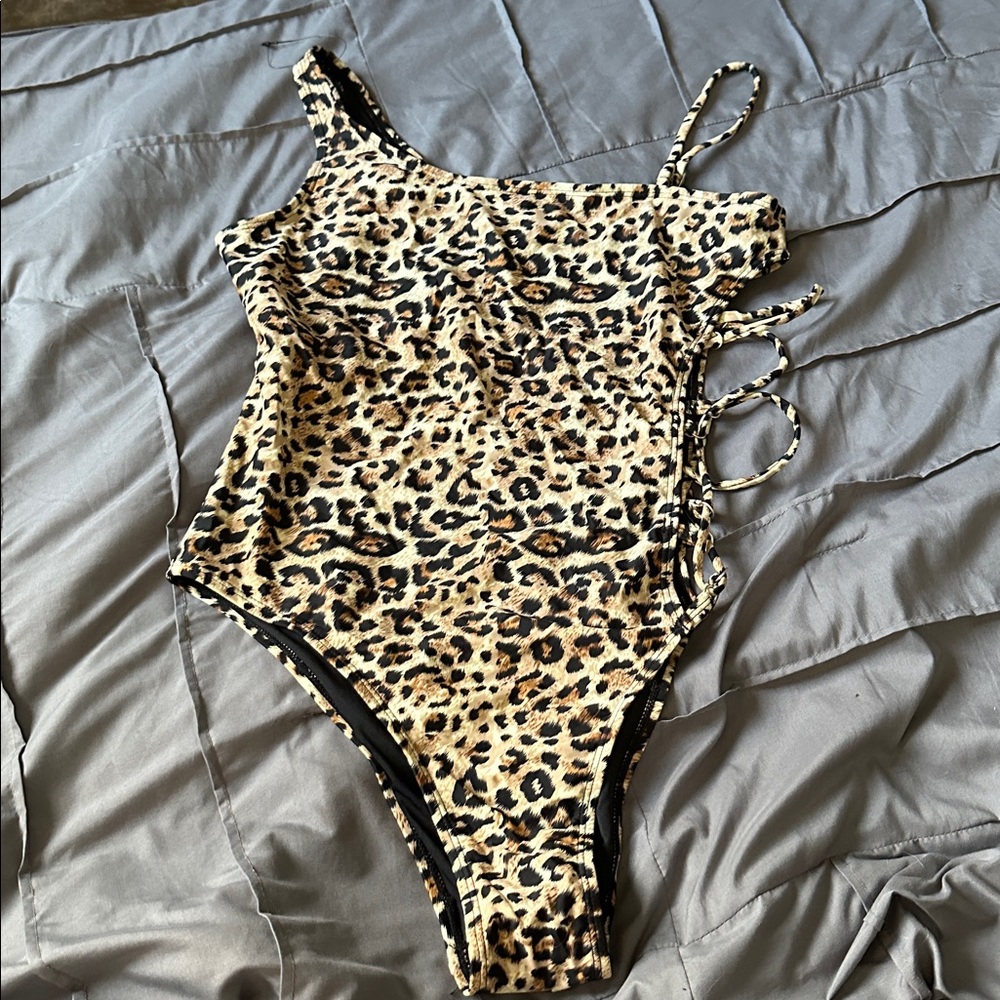 Fashionova Leopard Print One-Piece Swimsuit